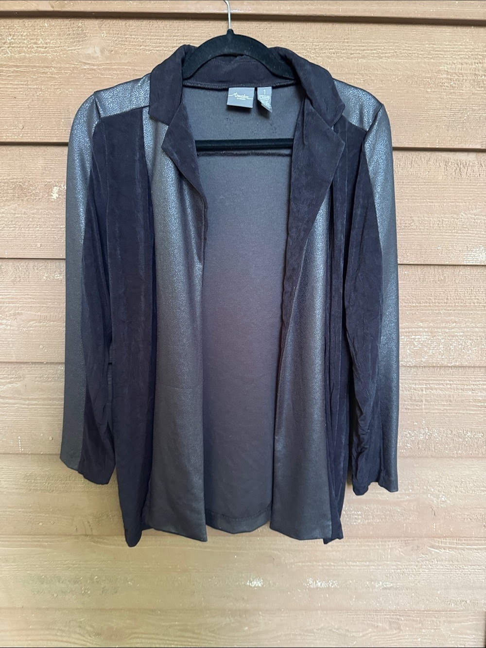 Travelers by Chico Open-Front Black & Metallic Gray Blazer Jacket size 1